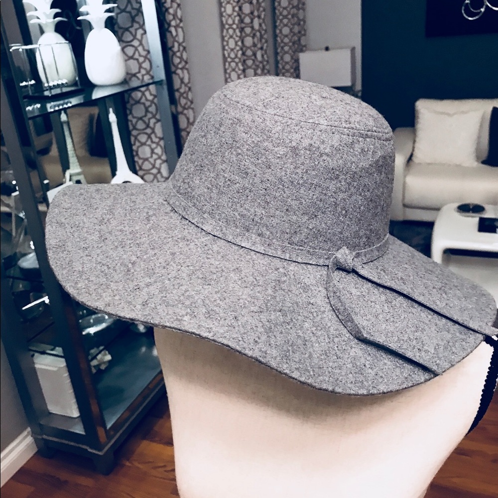 Collection 18 Gray Floppy Sun Hat
